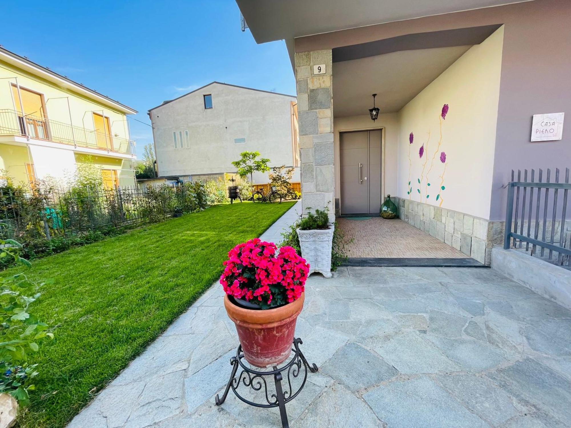 Casa Piero, Relax E Piscina Privata Tra Le Colline Delle Langhe Villa Alba  Dış mekan fotoğraf