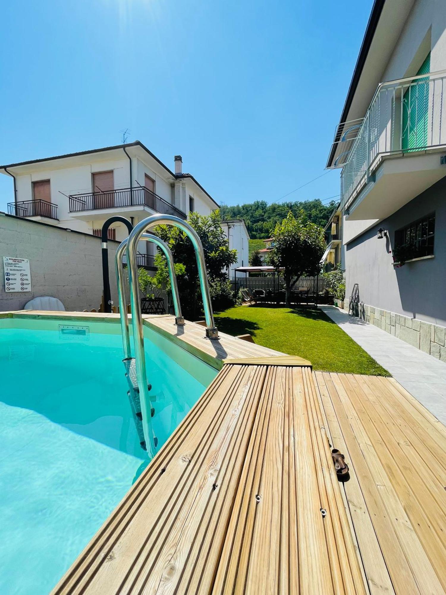 Casa Piero, Relax E Piscina Privata Tra Le Colline Delle Langhe Villa Alba  Dış mekan fotoğraf